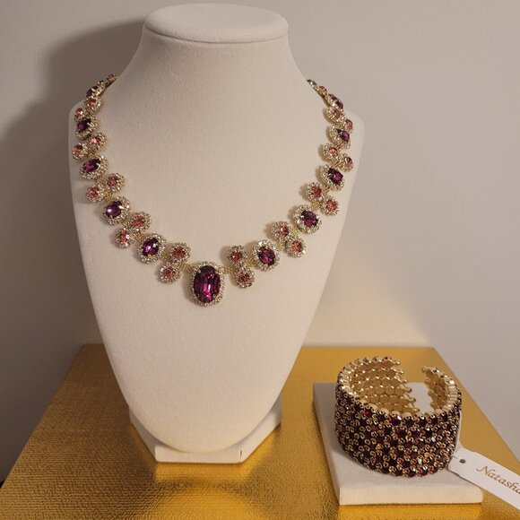 Stunning Necklace and Bracelet Set. Purple Crystals. Gold Tone. Sparkling. - Picture 8 of 13